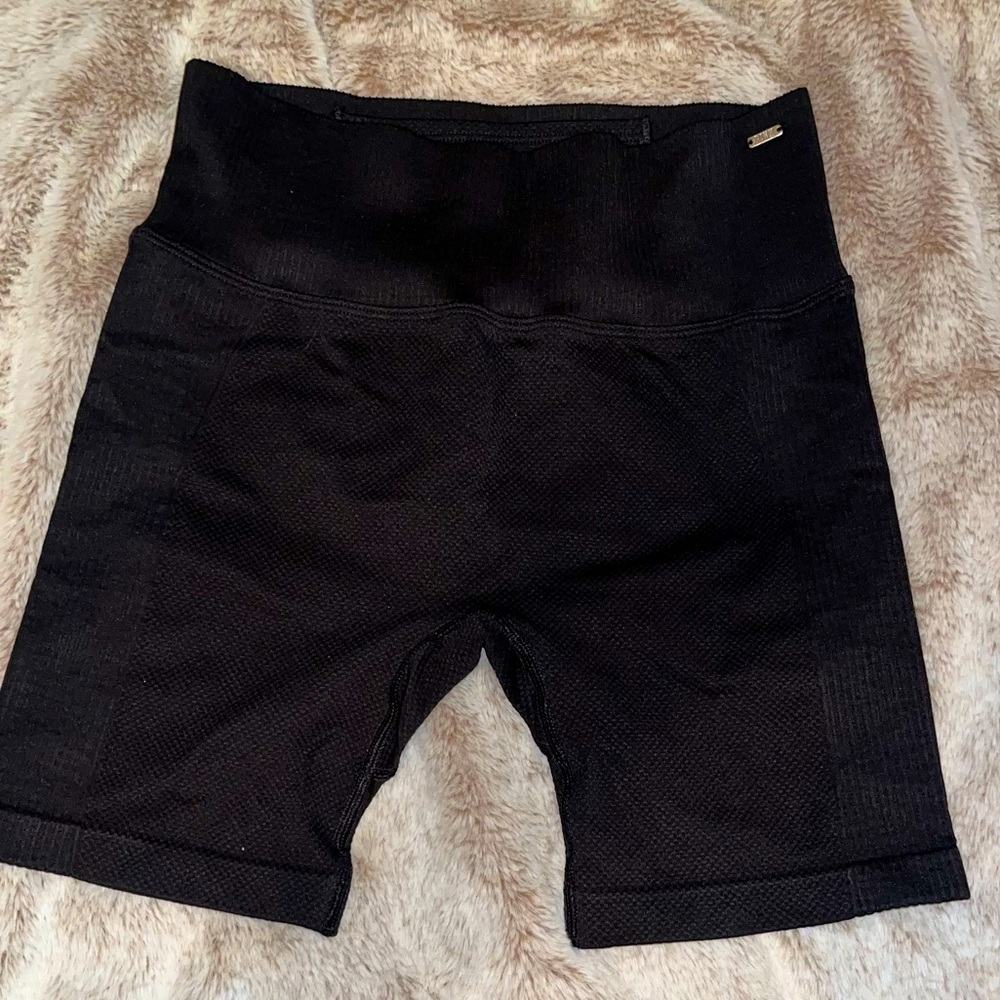 PINK SEAMLESS HIGH WAIST 6" TEXTURED RIB BIKE SHORT